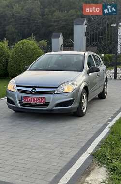 Хетчбек Opel Astra 2009 в Долині