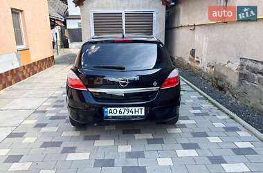 Хэтчбек Opel Astra 2007 в 