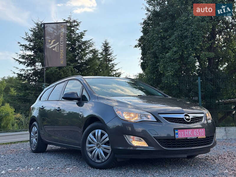 Универсал Opel Astra 2013 в 