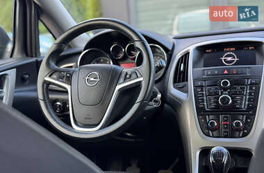 Универсал Opel Astra 2013 в 
