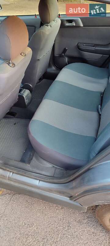 Седан Opel Astra 2006 в Кривом Роге