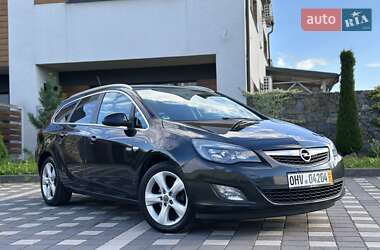Универсал Opel Astra 2012 в Стрые