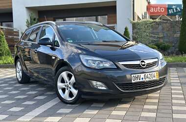 Универсал Opel Astra 2012 в Стрые