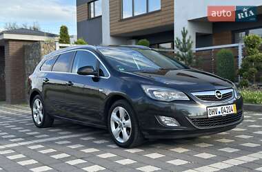 Универсал Opel Astra 2012 в Стрые