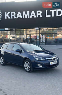 Універсал Opel Astra 2010 в Львові