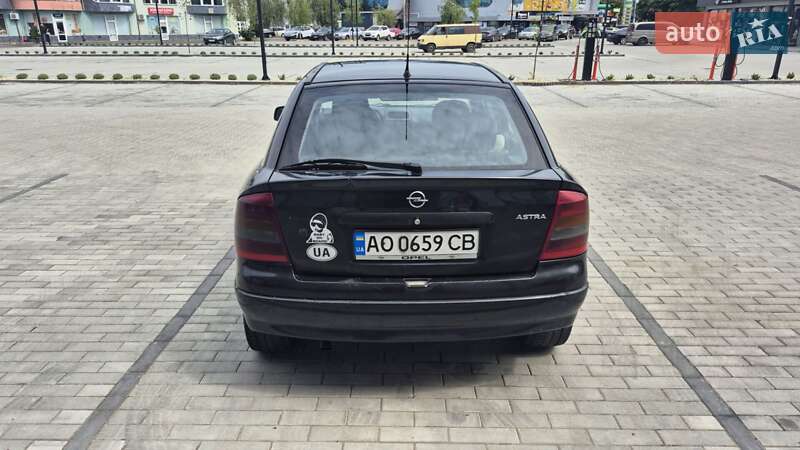 Хэтчбек Opel Astra 2002 в Ужгороде