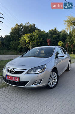 Хетчбек Opel Astra 2011 в Львові
