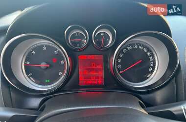 Универсал Opel Astra 2013 в 