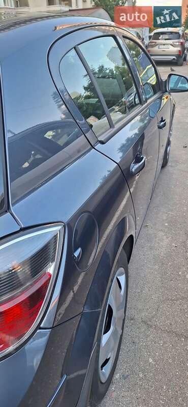 Хэтчбек Opel Astra 2011 в Киеве