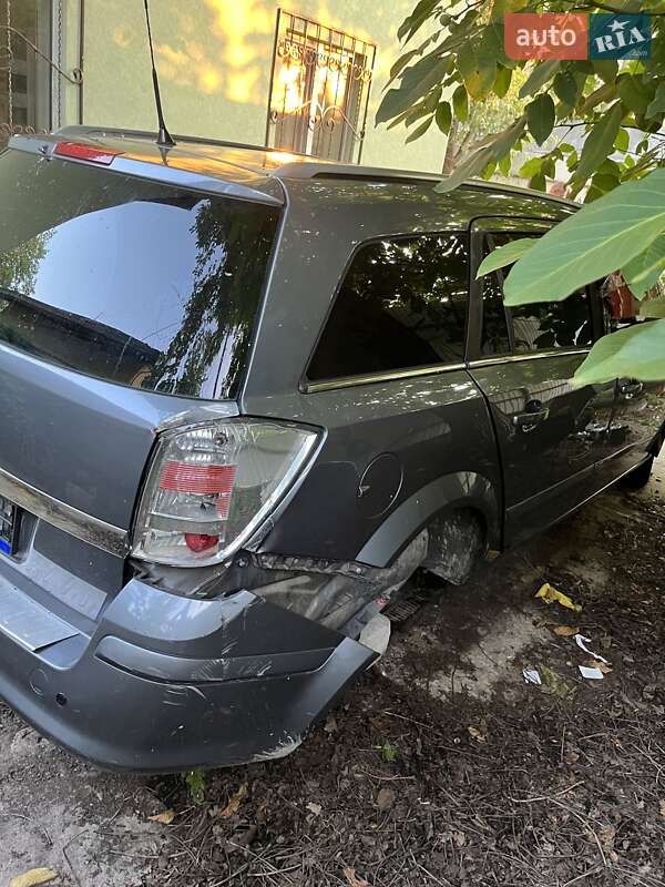 Универсал Opel Astra 2005 в Киеве