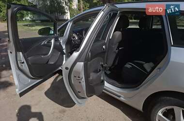 Универсал Opel Astra 2011 в 