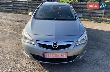 Универсал Opel Astra 2011 в 