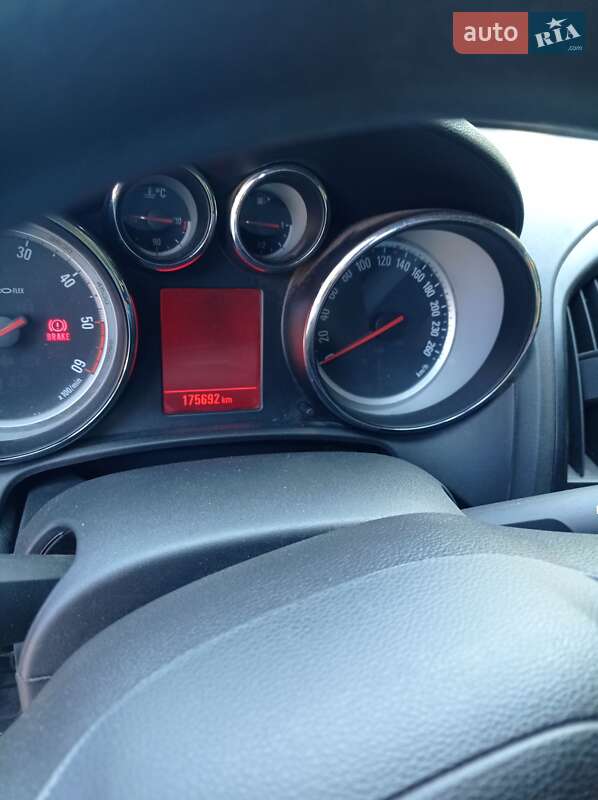 Универсал Opel Astra 2012 в Кременчуге