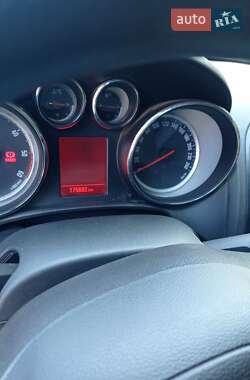 Универсал Opel Astra 2012 в 