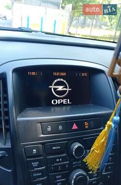 Универсал Opel Astra 2012 в 