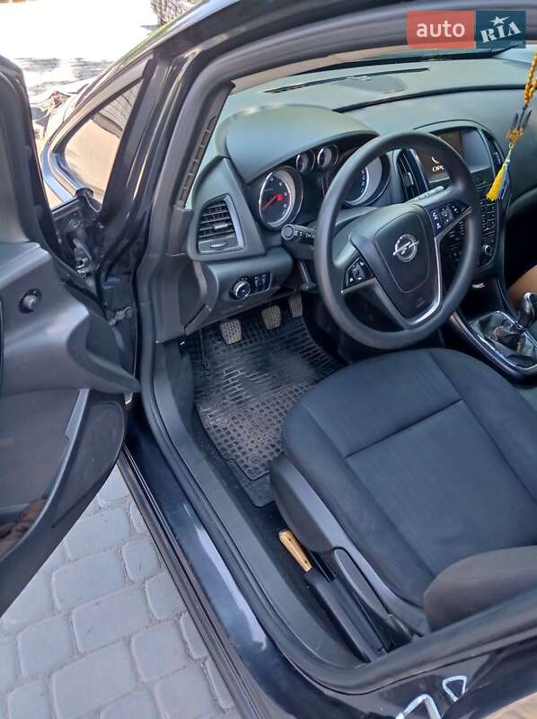 Универсал Opel Astra 2012 в Кременчуге