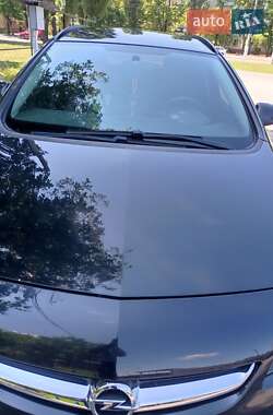 Универсал Opel Astra 2012 в 