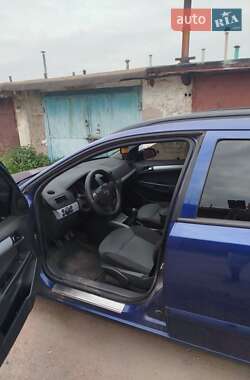 Универсал Opel Astra 2005 в Киеве
