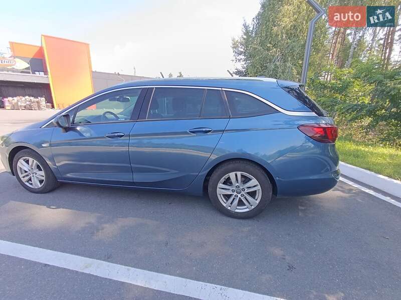 Универсал Opel Astra 2017 в Глевахе