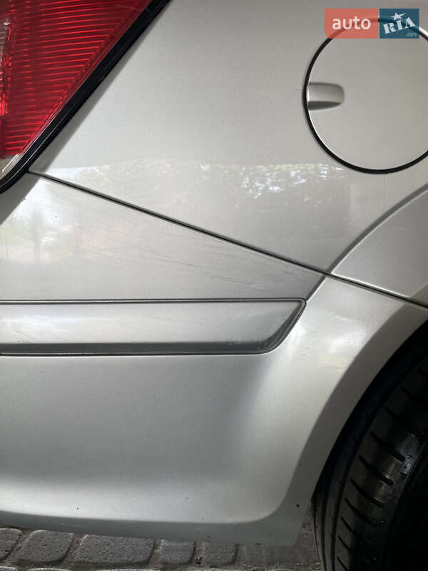 Універсал Opel Astra 2010 в Львові