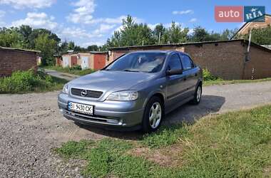 Седан Opel Astra 2005 в Гадячі