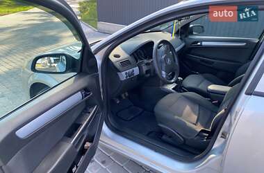 Универсал Opel Astra 2006 в 