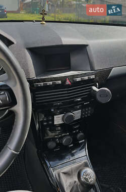 Хэтчбек Opel Astra 2007 в 