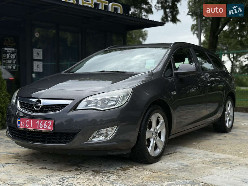 Универсал Opel Astra 2011 в 
