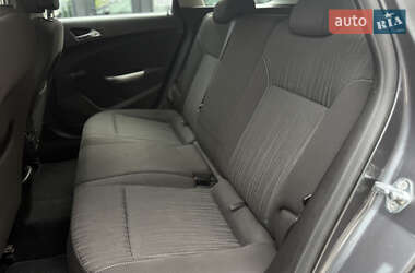 Универсал Opel Astra 2011 в 