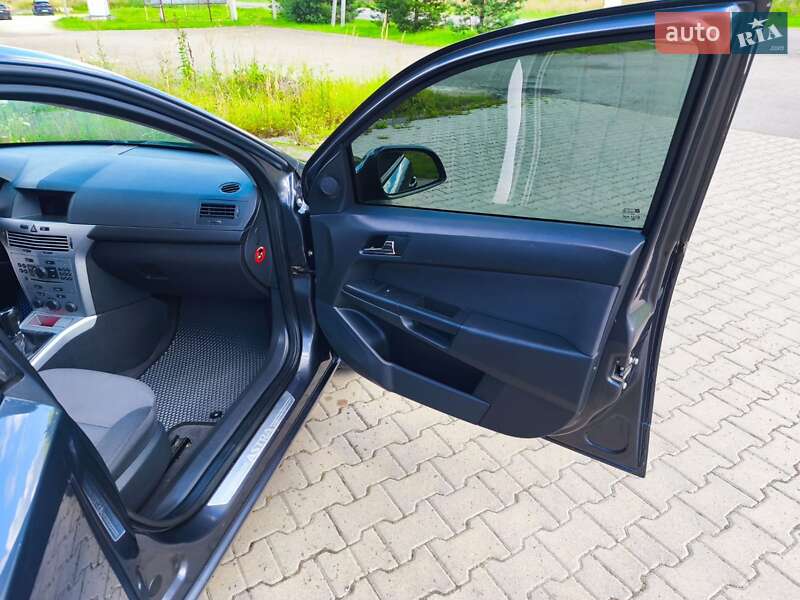 Седан Opel Astra 2011 в Трускавце