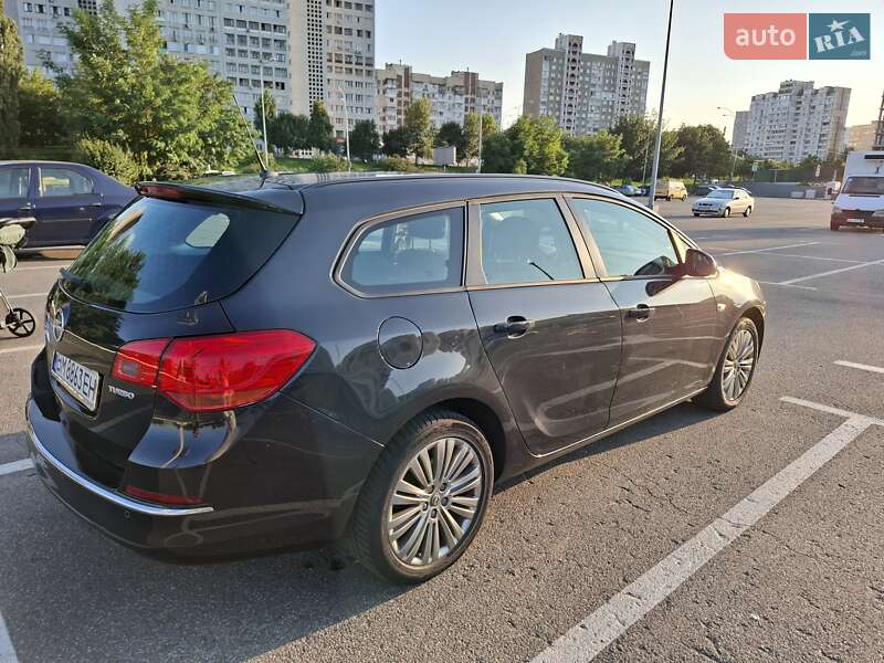 Универсал Opel Astra 2013 в Сумах
