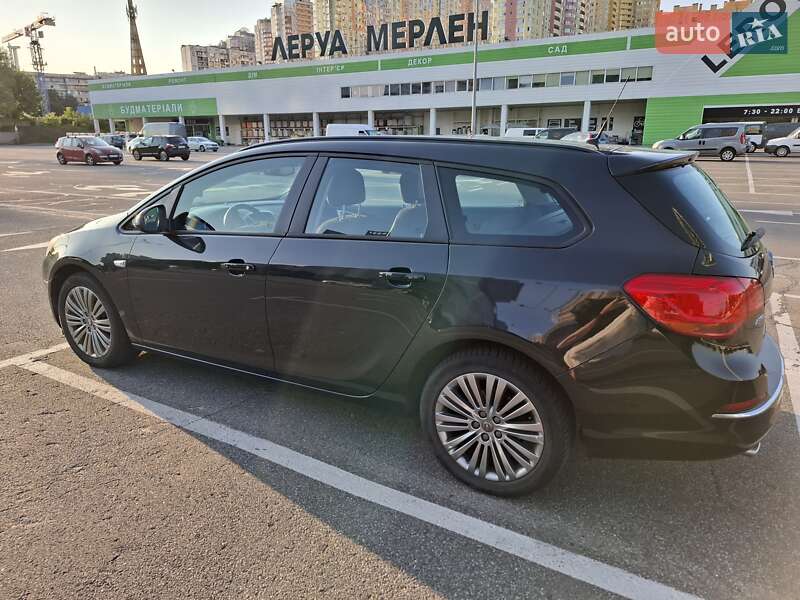 Универсал Opel Astra 2013 в Сумах