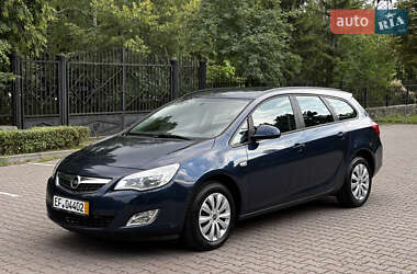 Универсал Opel Astra 2010 в Миргороде