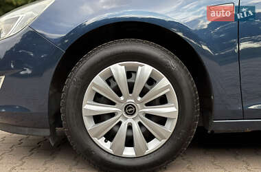 Универсал Opel Astra 2010 в 