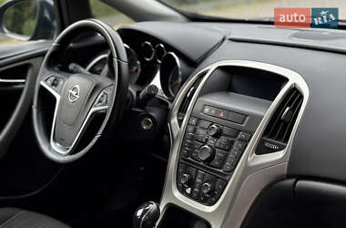 Универсал Opel Astra 2010 в 