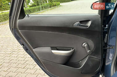 Универсал Opel Astra 2010 в 