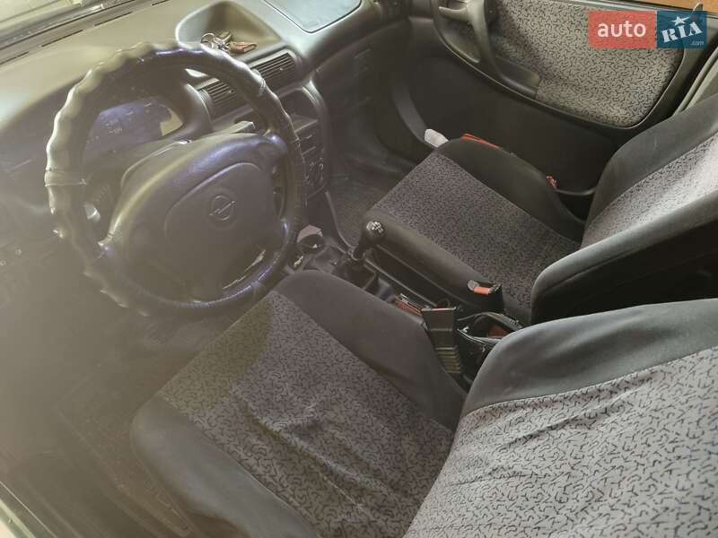 Универсал Opel Astra 1996 в Сколе
