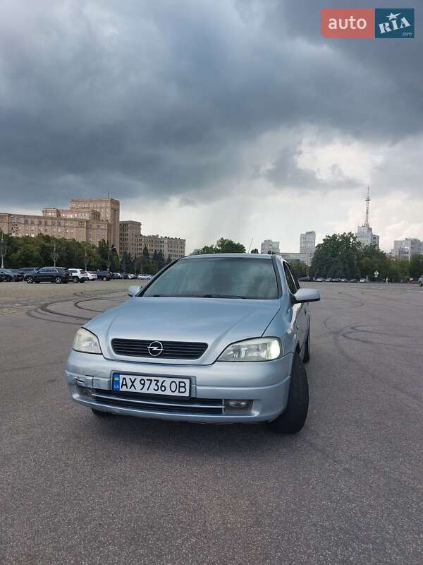 Седан Opel Astra 2004 в Харькове