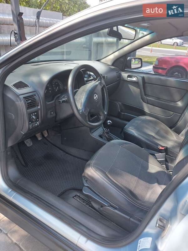 Седан Opel Astra 2004 в Харькове