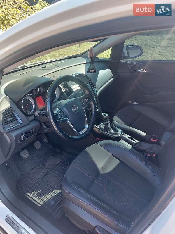 Универсал Opel Astra 2012 в Луцке