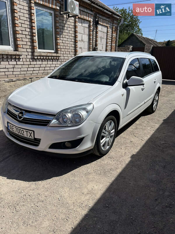 Opel Astra 2010
