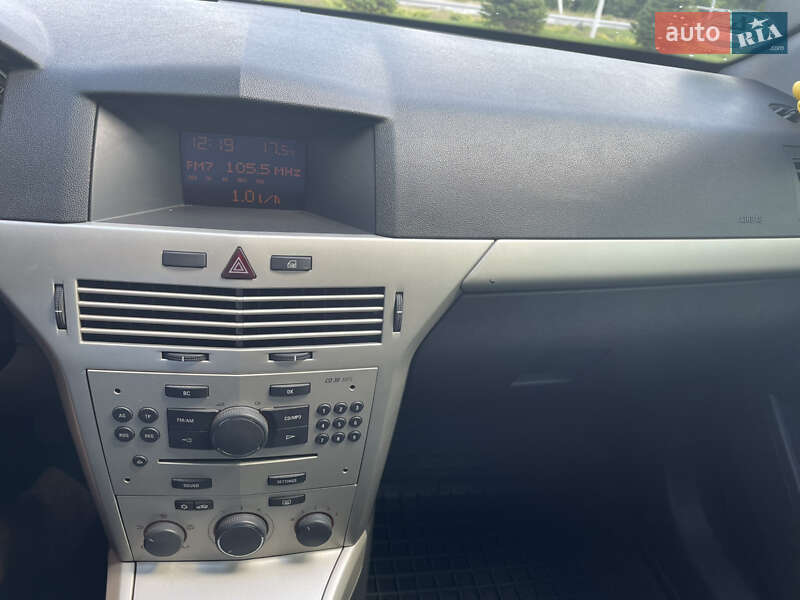 Хетчбек Opel Astra 2007 в Кагарлику