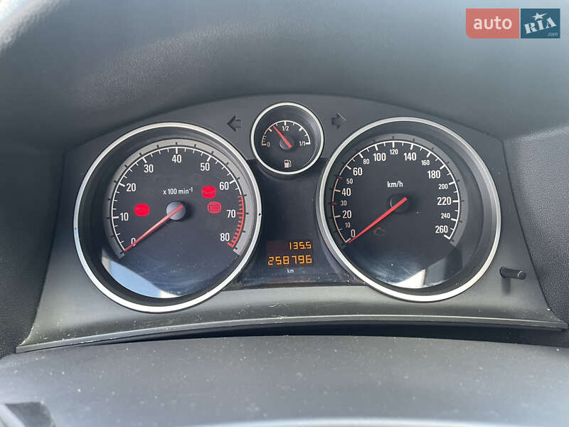 Хетчбек Opel Astra 2007 в Кагарлику