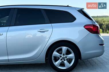 Универсал Opel Astra 2012 в 