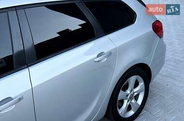 Универсал Opel Astra 2012 в 