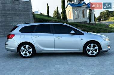 Универсал Opel Astra 2012 в 