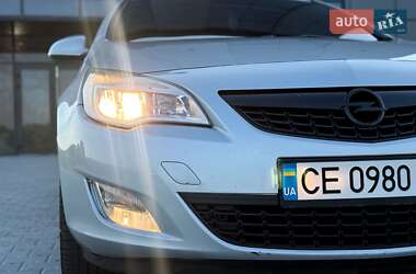Универсал Opel Astra 2012 в 