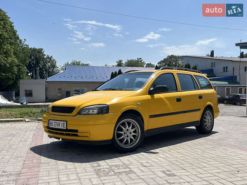 Хэтчбек Opel Astra 2001 в 