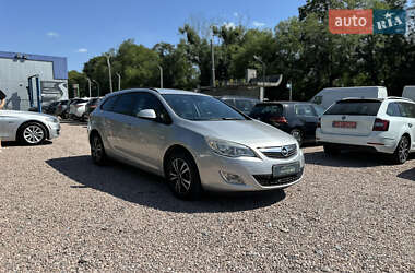 Универсал Opel Astra 2011 в Ровно