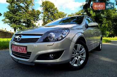 Универсал Opel Astra 2009 в Звягеле